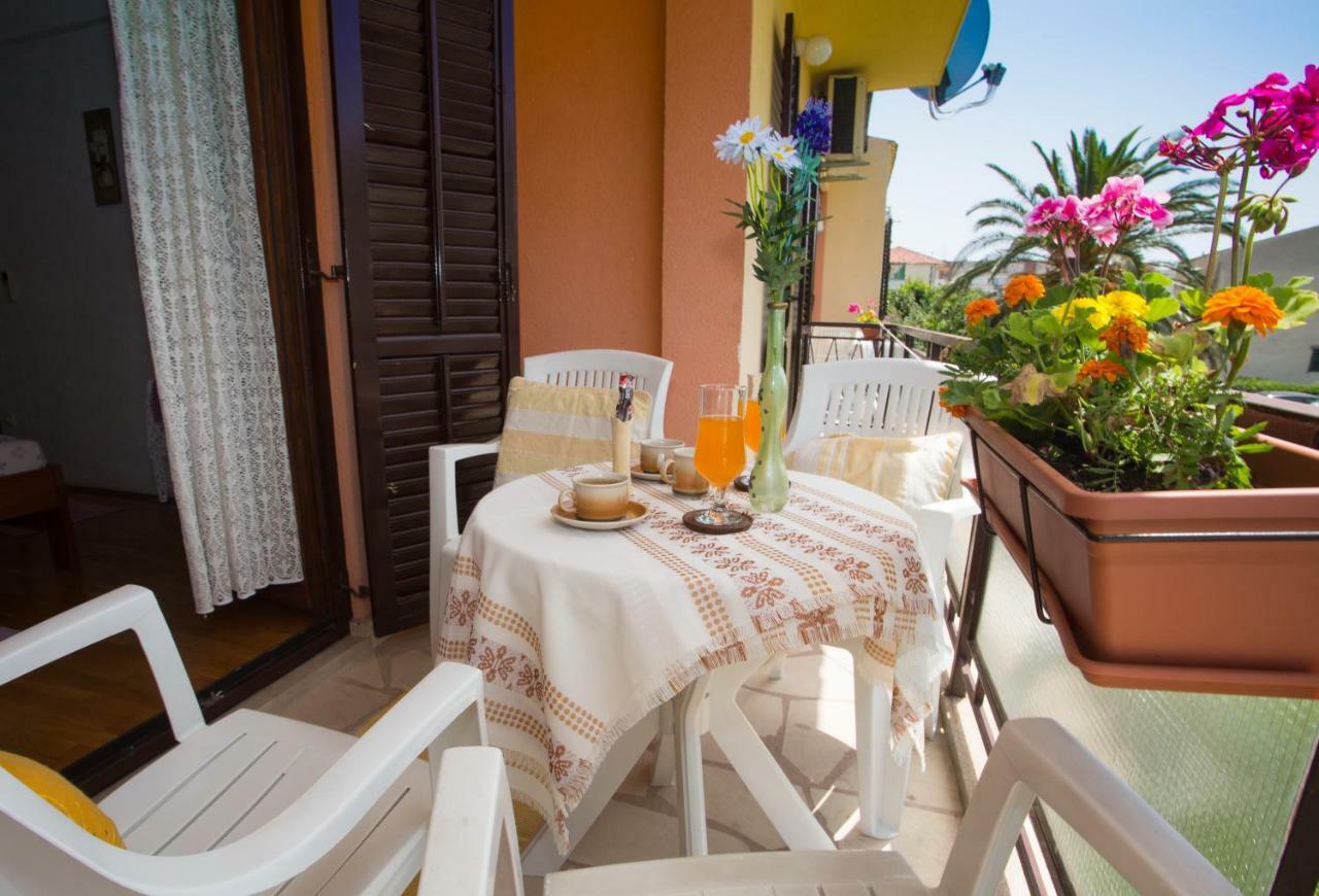 Apartments Mihic Makarska Exterior foto