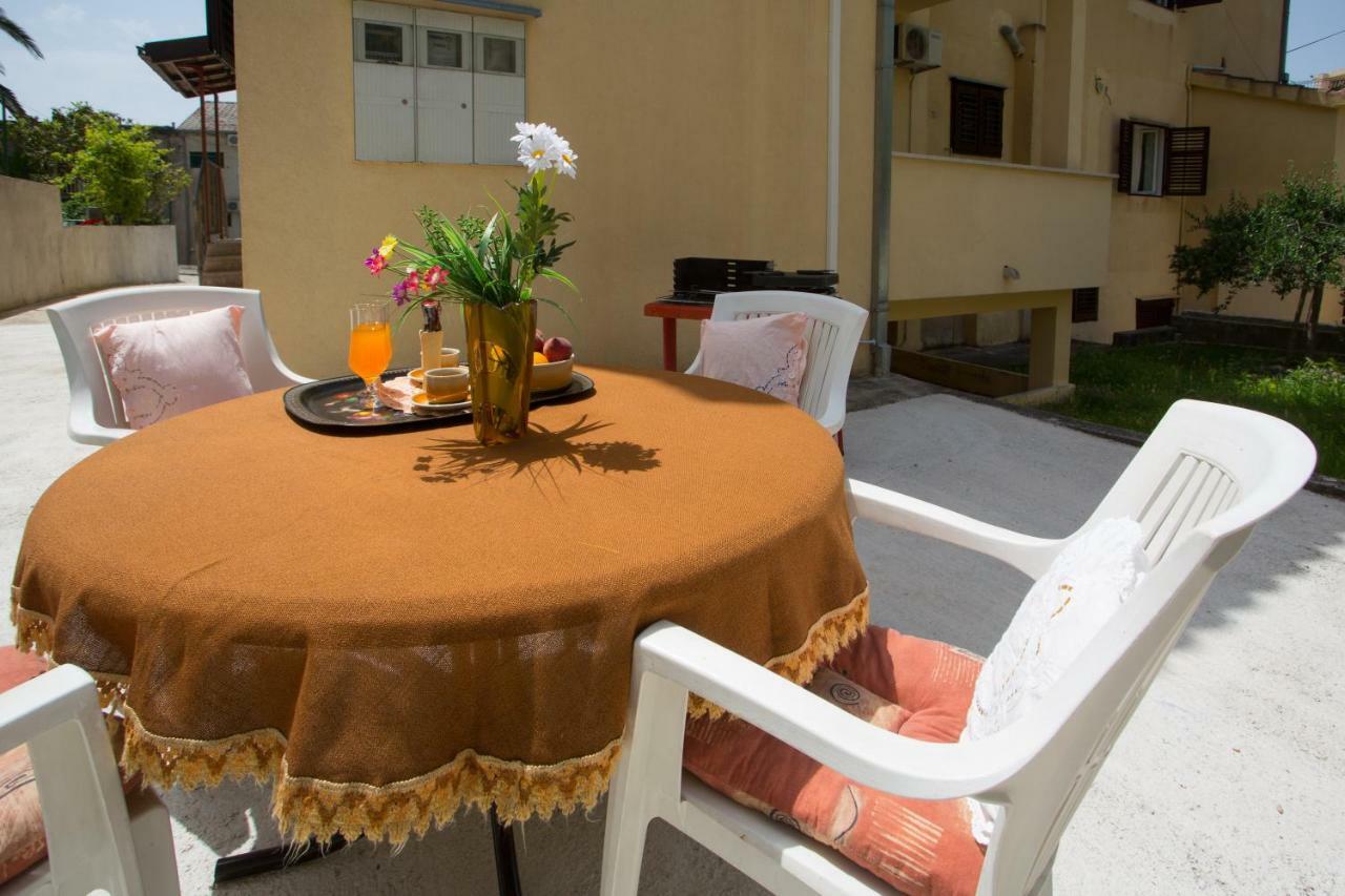 Apartments Mihic Makarska Exterior foto