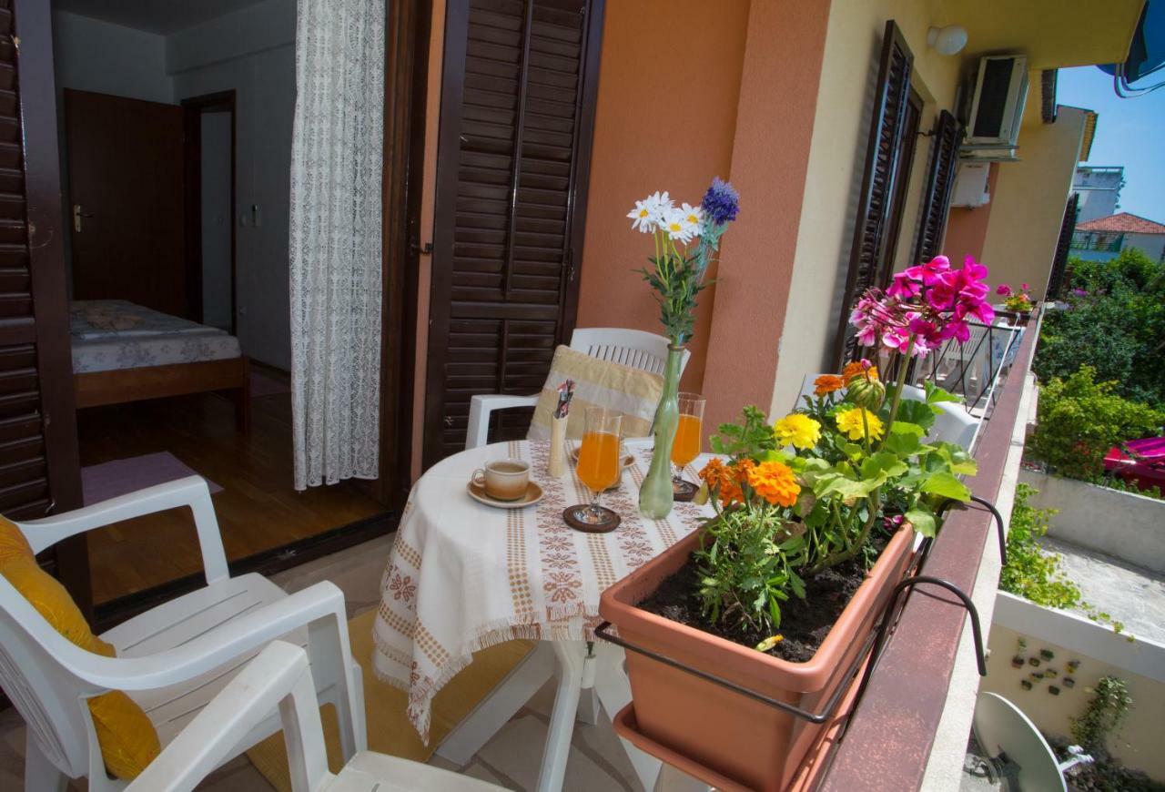 Apartments Mihic Makarska Exterior foto