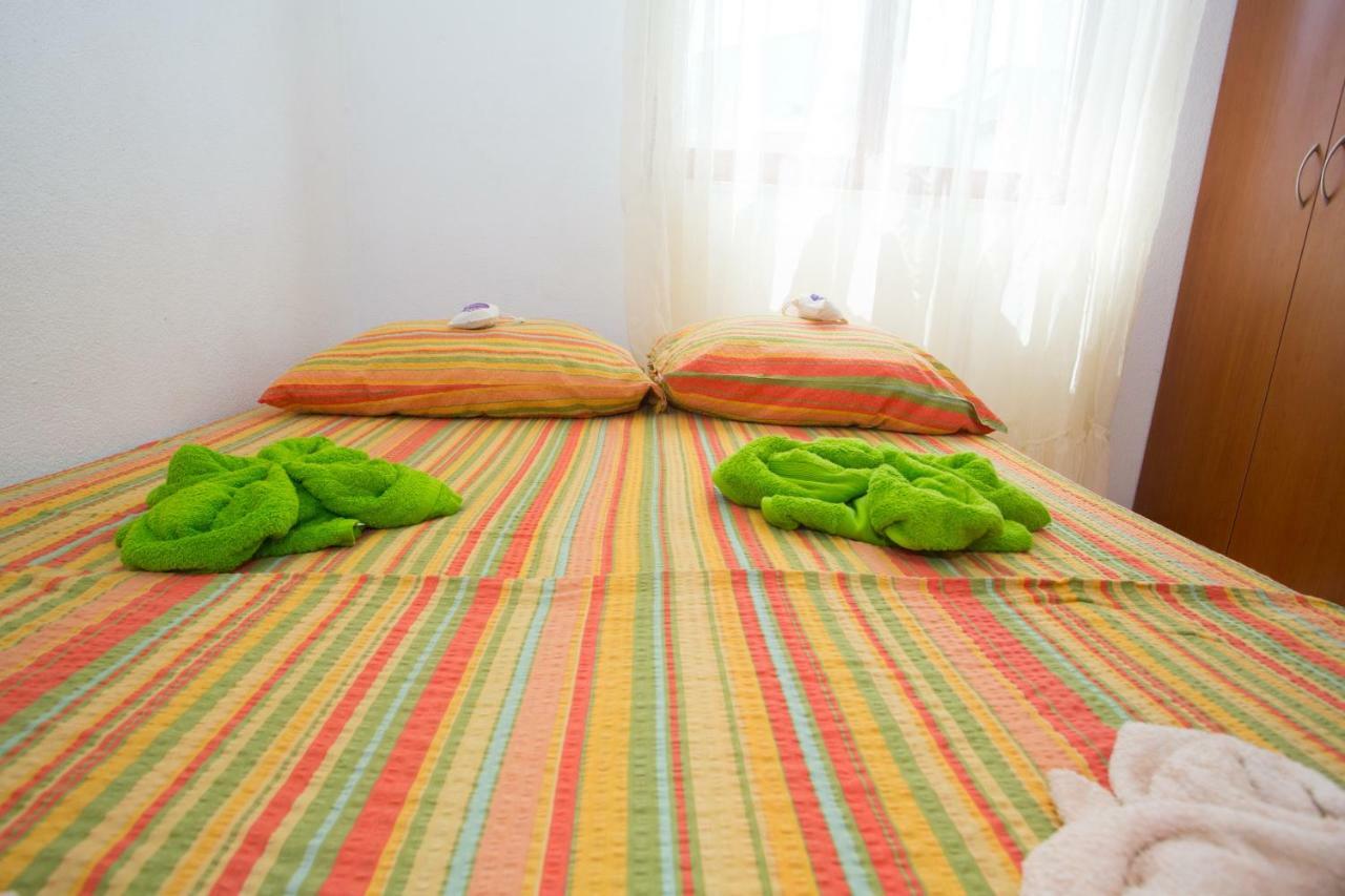 Apartments Mihic Makarska Exterior foto