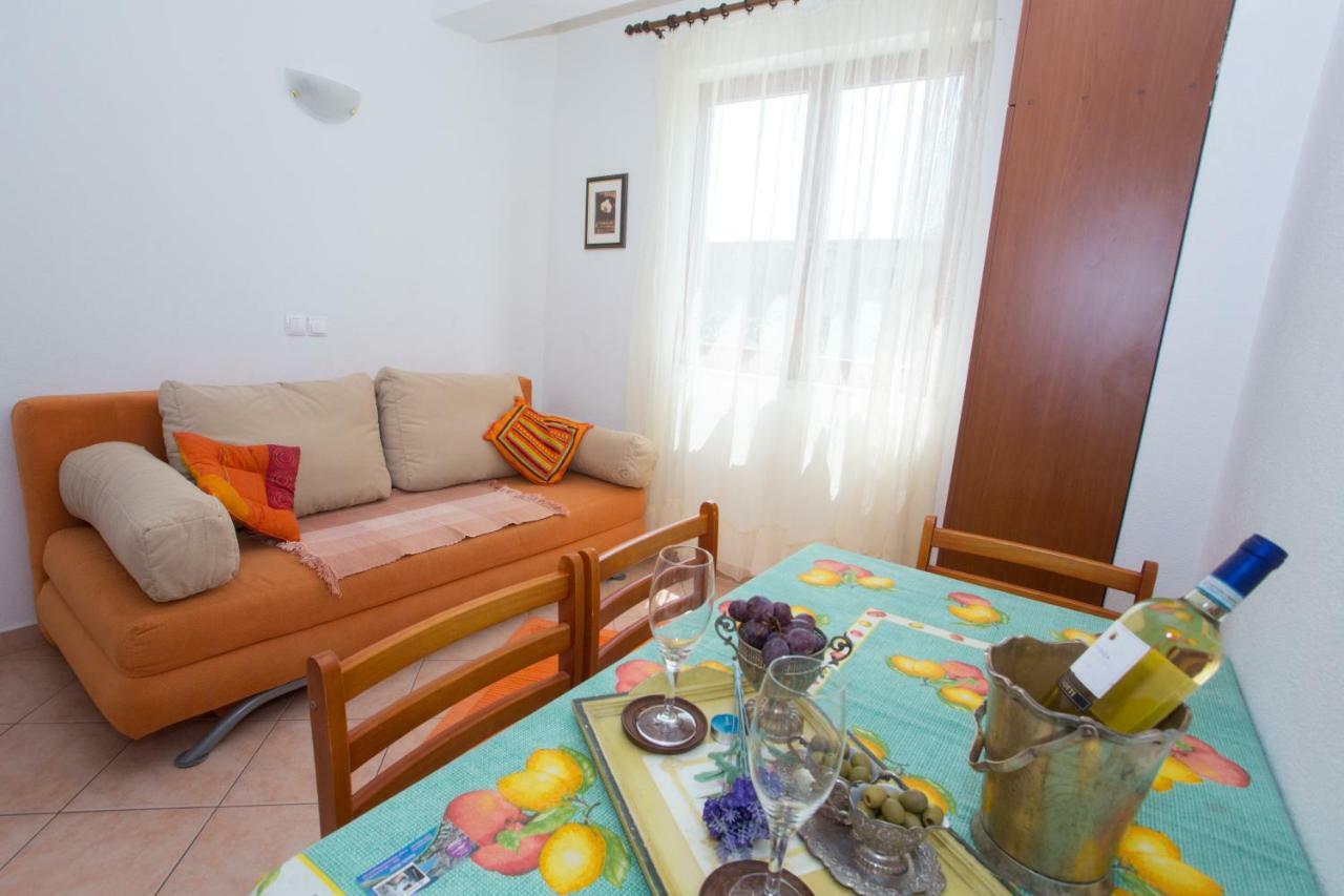 Apartments Mihic Makarska Exterior foto