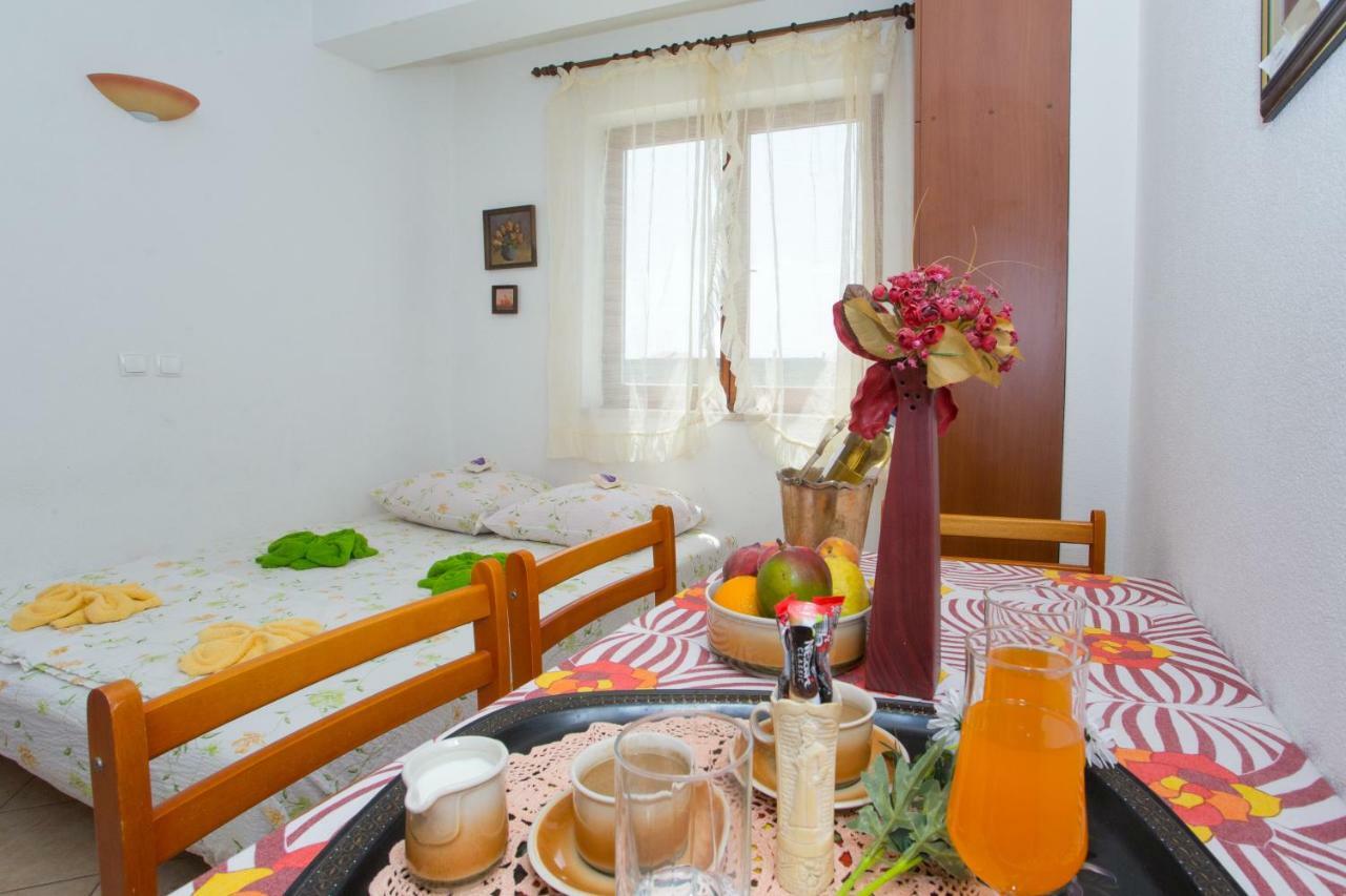 Apartments Mihic Makarska Exterior foto